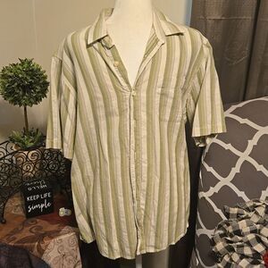 Tommy Bahama Button Up Striped Camp Shirt - Medium